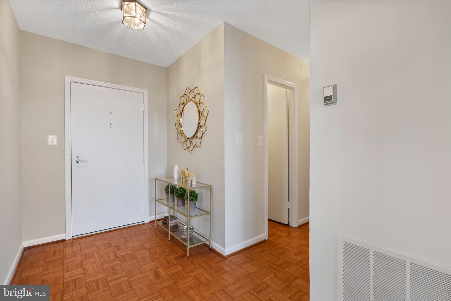 1016 S WAYNE ST #303, ARLINGTON, Virginia 22204, 2 Bedrooms Bedrooms, ,2 BathroomsBathrooms,Residential,For sale,1016 S WAYNE ST #303,VAAR2052478 MLS # VAAR2052478