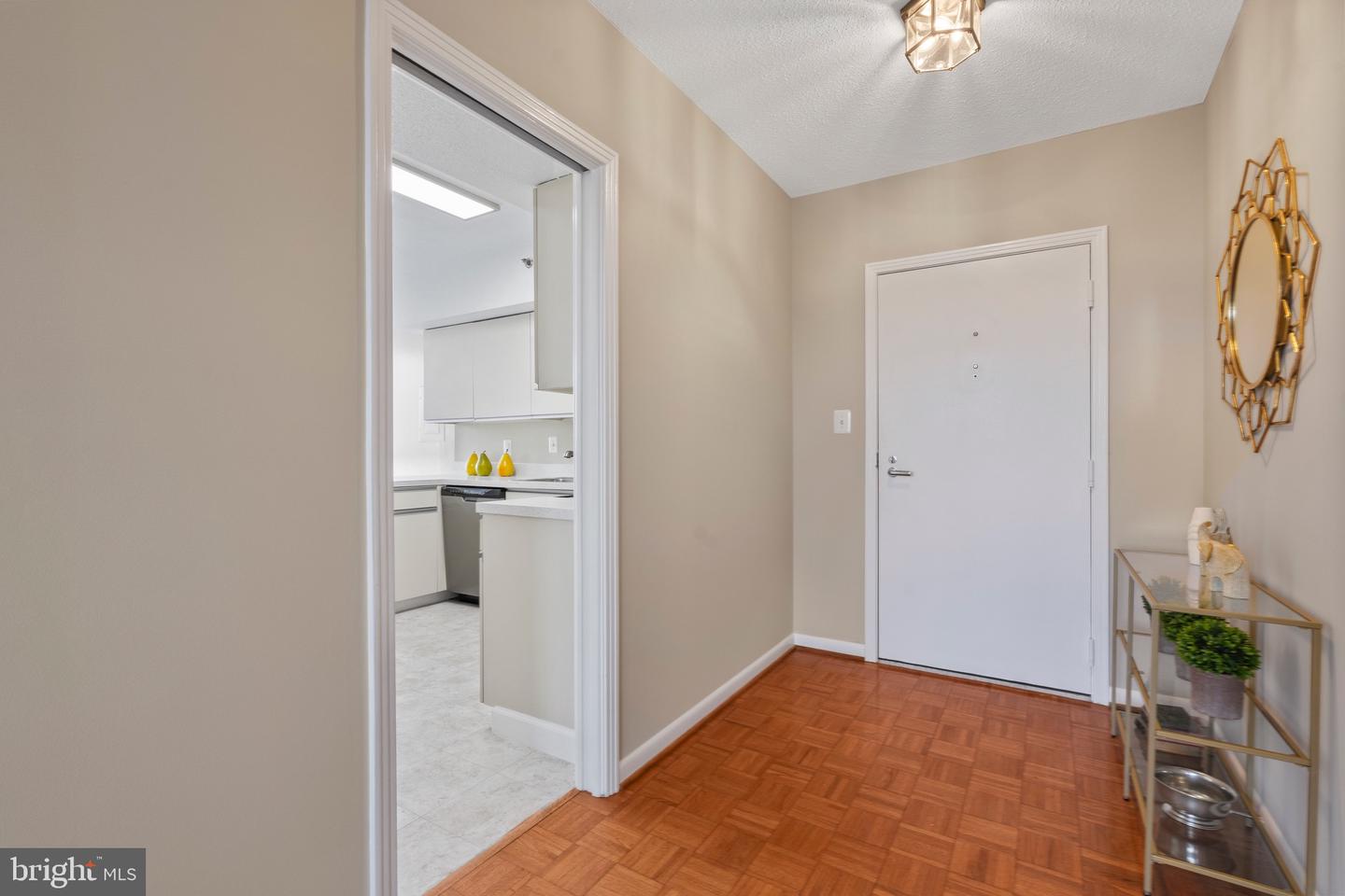 1016 S WAYNE ST #303, ARLINGTON, Virginia 22204, 2 Bedrooms Bedrooms, ,2 BathroomsBathrooms,Residential,For sale,1016 S WAYNE ST #303,VAAR2052478 MLS # VAAR2052478