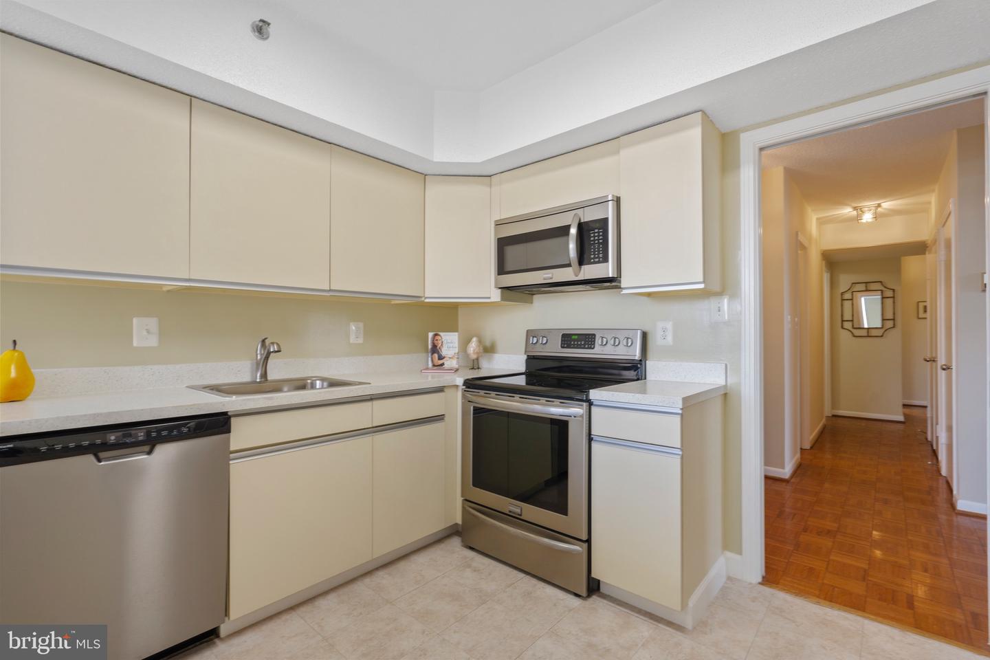 1016 S WAYNE ST #303, ARLINGTON, Virginia 22204, 2 Bedrooms Bedrooms, ,2 BathroomsBathrooms,Residential,For sale,1016 S WAYNE ST #303,VAAR2052478 MLS # VAAR2052478