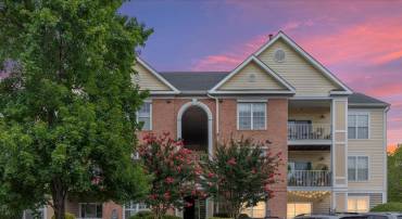 43302 MARYMOUNT TER #101, ASHBURN, Virginia 20147, 2 Bedrooms Bedrooms, ,2 BathroomsBathrooms,Residential,For sale,43302 MARYMOUNT TER #101,VALO2087048 MLS # VALO2087048