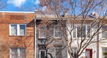 615 14TH PL NE, WASHINGTON, District Of Columbia 20002, 2 Bedrooms Bedrooms, ,2 BathroomsBathrooms,Residential,For sale,615 14TH PL NE,DCDC2175806 MLS # DCDC2175806