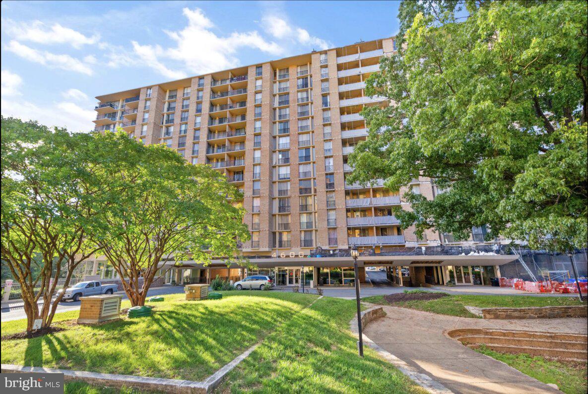 4600 S FOUR MILE RUN DR #502, ARLINGTON, Virginia 22204, 1 Bedroom Bedrooms, ,1 BathroomBathrooms,Residential,For sale,4600 S FOUR MILE RUN DR #502,VAAR2052684 MLS # VAAR2052684