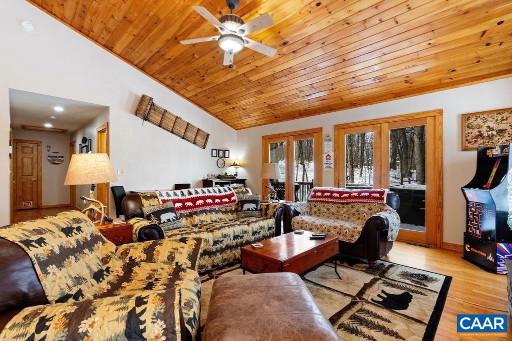 25 DEVILS BEND, WINTERGREEN RESORT, Virginia 22967, 3 Bedrooms Bedrooms, ,2 BathroomsBathrooms,Residential,For sale,25 DEVILS BEND,660266 MLS # 660266