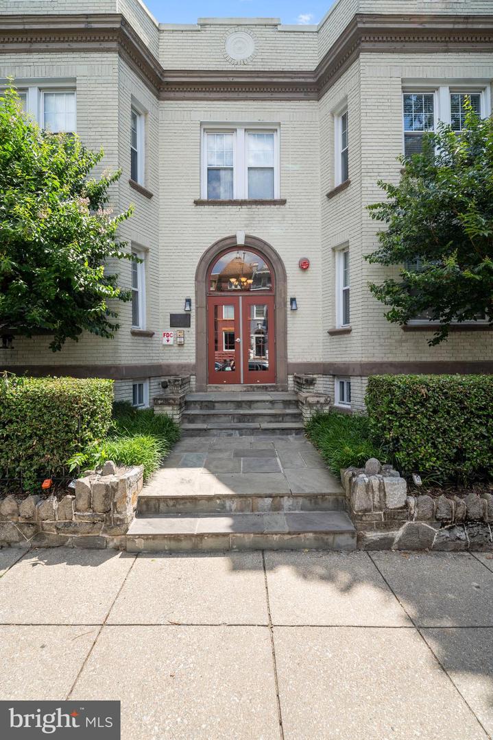 1929 1ST ST NW #T2, WASHINGTON, District Of Columbia 20001, 1 Bedroom Bedrooms, ,1 BathroomBathrooms,Residential,For sale,1929 1ST ST NW #T2,DCDC2145928 MLS # DCDC2145928