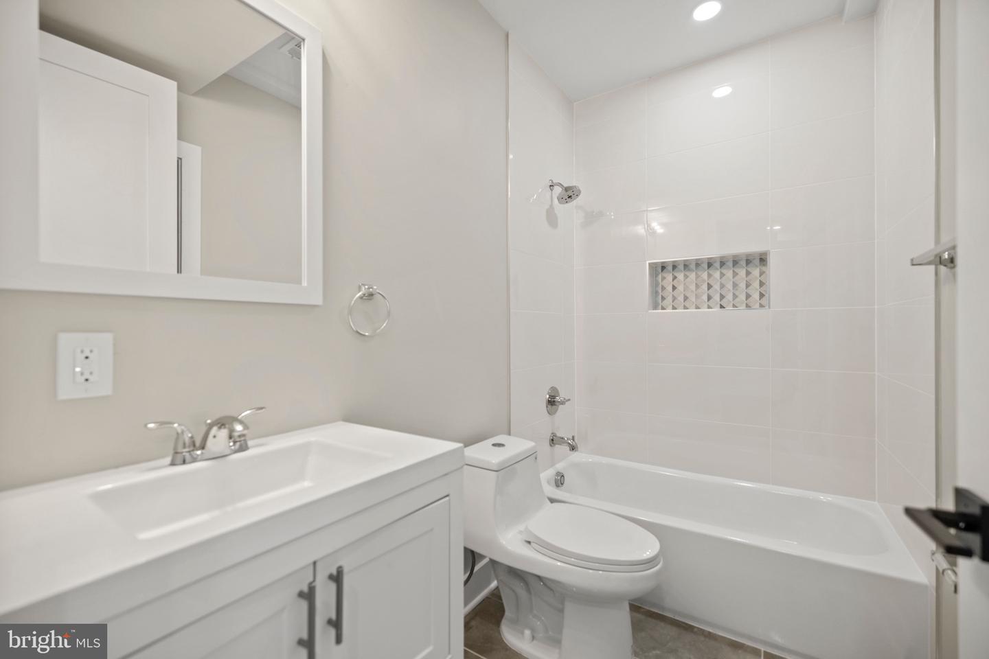 824 18TH ST NE #102, WASHINGTON, District Of Columbia 20002, 1 Bedroom Bedrooms, ,1 BathroomBathrooms,Residential,For sale,824 18TH ST NE #102,DCDC2175902 MLS # DCDC2175902