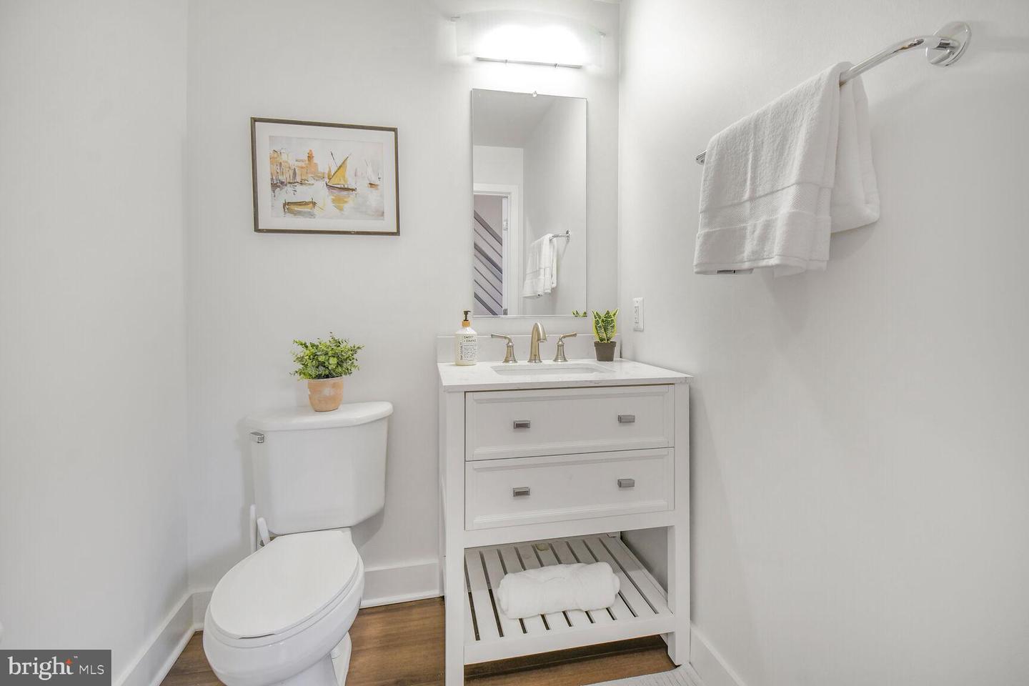 1209 13TH ST NW #802, WASHINGTON, District Of Columbia 20005, 2 Bedrooms Bedrooms, ,2 BathroomsBathrooms,Residential,For sale,1209 13TH ST NW #802,DCDC2175912 MLS # DCDC2175912