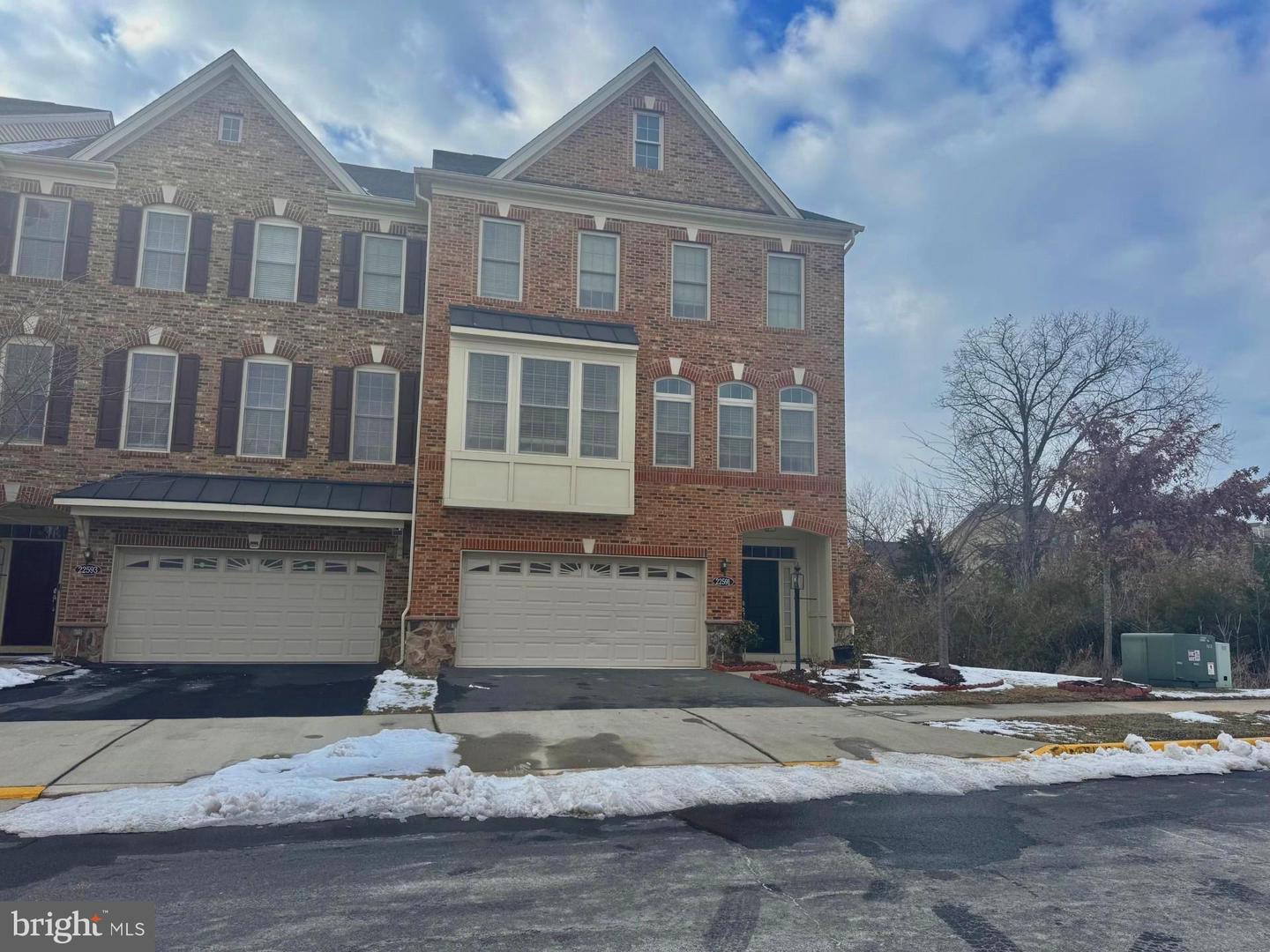 22591 WINDSOR LOCKS SQ, ASHBURN, Virginia 20148, 4 Bedrooms Bedrooms, ,4 BathroomsBathrooms,Residential,For sale,22591 WINDSOR LOCKS SQ,VALO2087104 MLS # VALO2087104