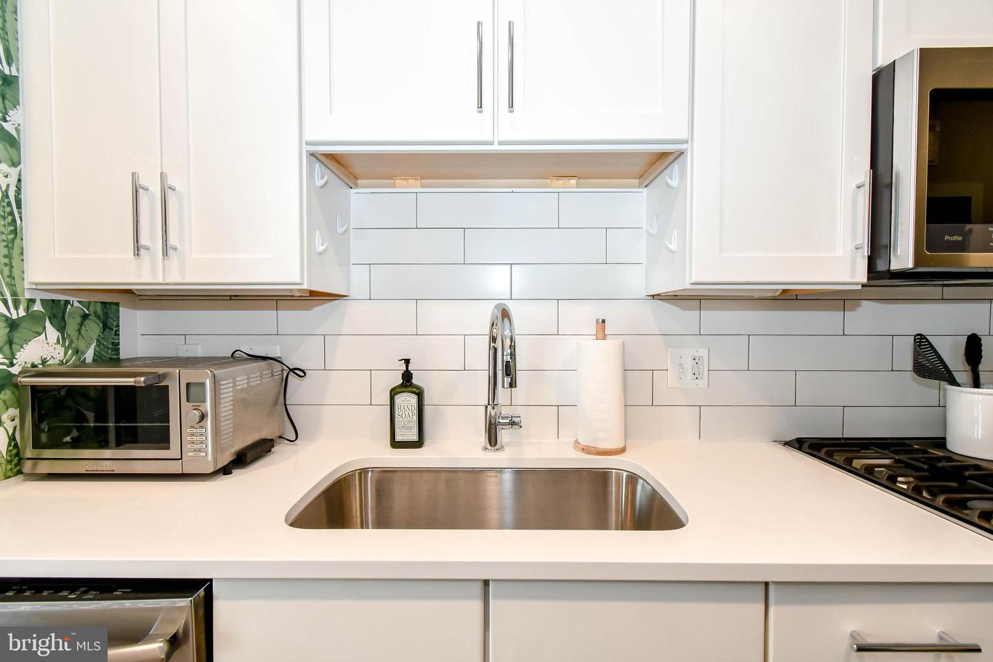 1800 MOUNT VERNON AVE #306, ALEXANDRIA, Virginia 22301, 1 Bedroom Bedrooms, ,1 BathroomBathrooms,Residential,For sale,1800 MOUNT VERNON AVE #306,VAAX2041050 MLS # VAAX2041050