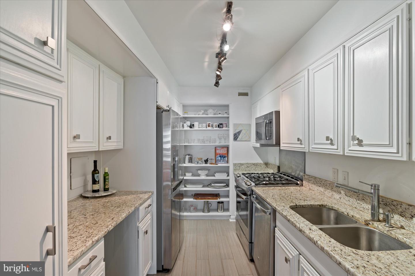 700 NEW HAMPSHIRE AVE NW #614, WASHINGTON, District Of Columbia 20037, 1 Bedroom Bedrooms, ,1 BathroomBathrooms,Residential,For sale,700 NEW HAMPSHIRE AVE NW #614,DCDC2175982 MLS # DCDC2175982