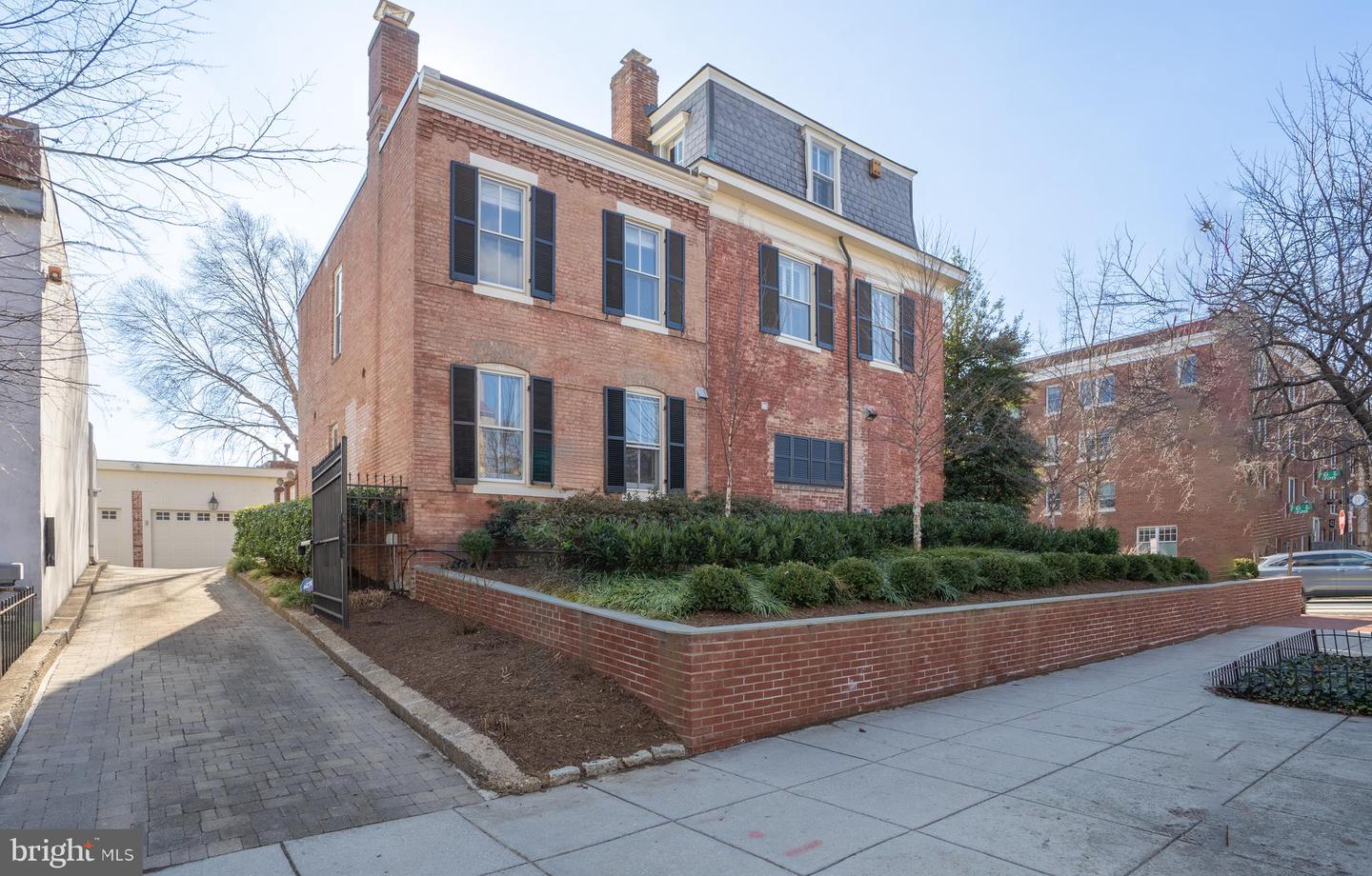 700 6TH ST SE, WASHINGTON, District Of Columbia 20003, 5 Bedrooms Bedrooms, ,3 BathroomsBathrooms,Residential,For sale,700 6TH ST SE,DCDC2175340 MLS # DCDC2175340