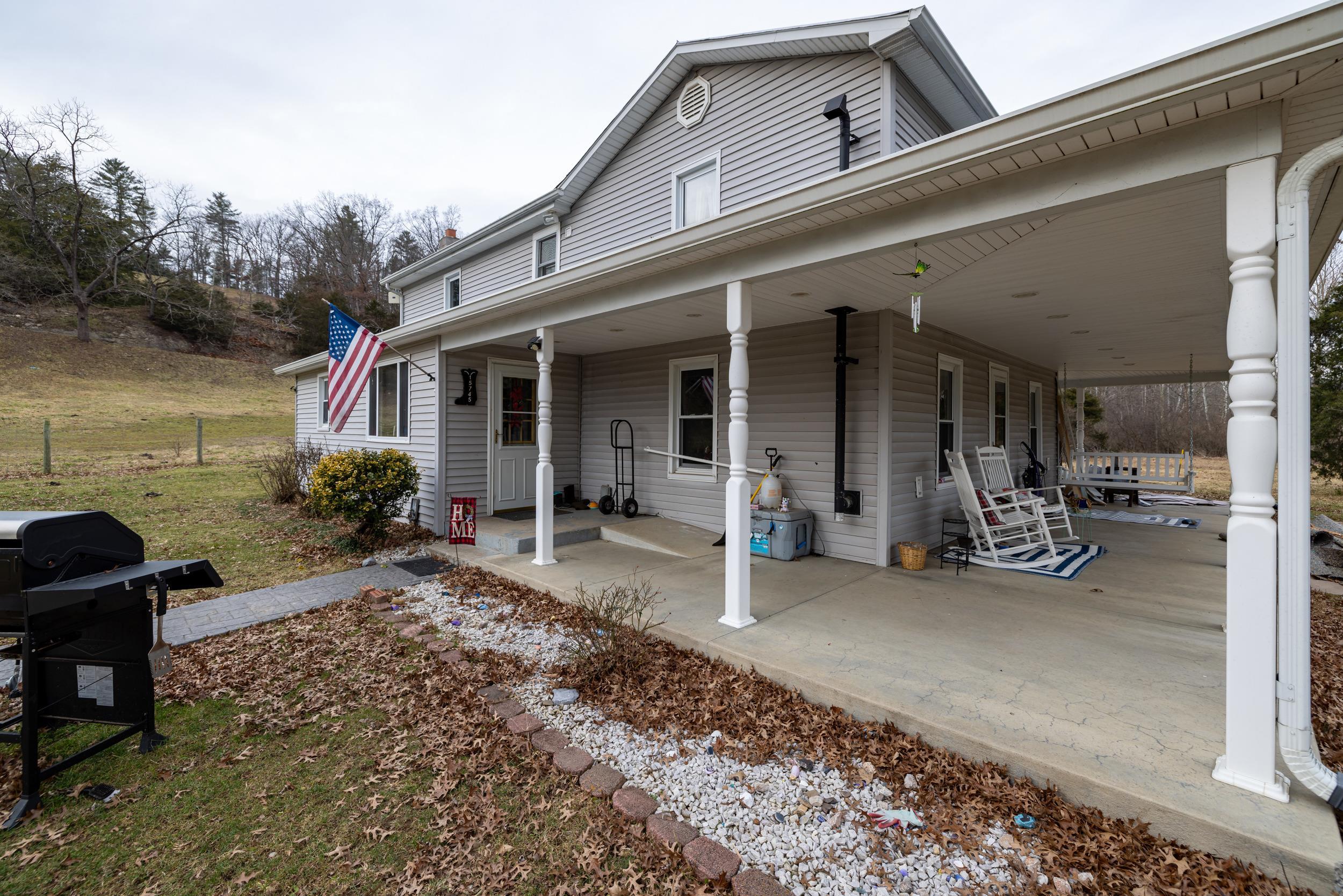 15745 RUNIONS CREEK RD, BROADWAY, Virginia 22815, 3 Bedrooms Bedrooms, ,2 BathroomsBathrooms,Residential,15745 RUNIONS CREEK RD,660331 MLS # 660331