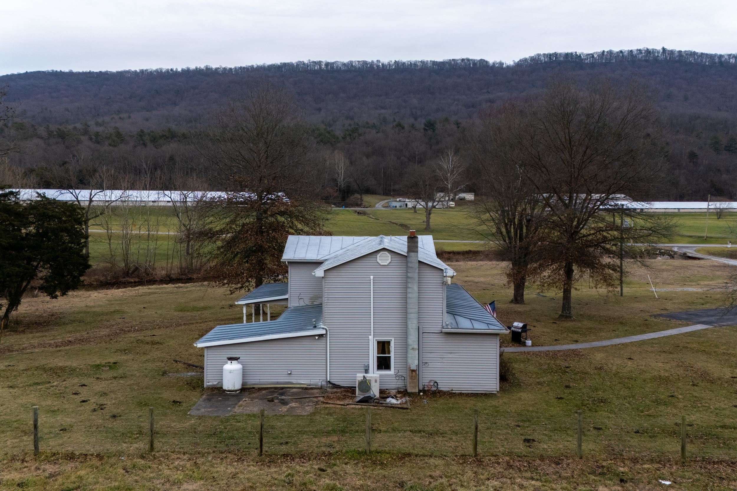 15745 RUNIONS CREEK RD, BROADWAY, Virginia 22815, 3 Bedrooms Bedrooms, ,2 BathroomsBathrooms,Residential,15745 RUNIONS CREEK RD,660331 MLS # 660331