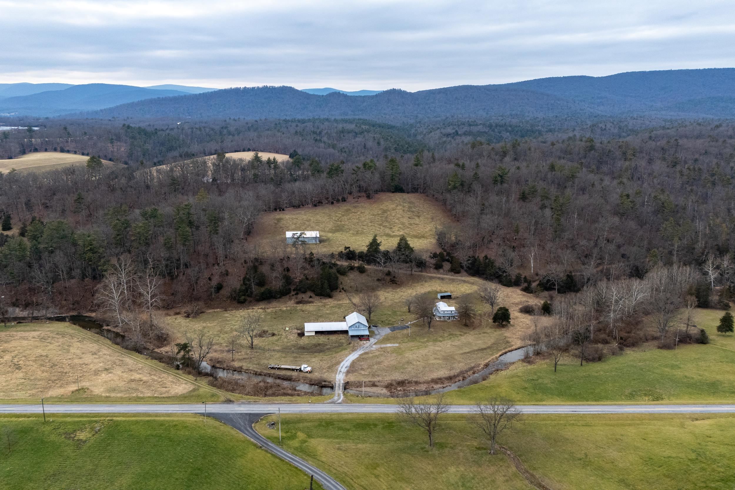 15745 RUNIONS CREEK RD, BROADWAY, Virginia 22815, 3 Bedrooms Bedrooms, ,2 BathroomsBathrooms,Residential,15745 RUNIONS CREEK RD,660331 MLS # 660331