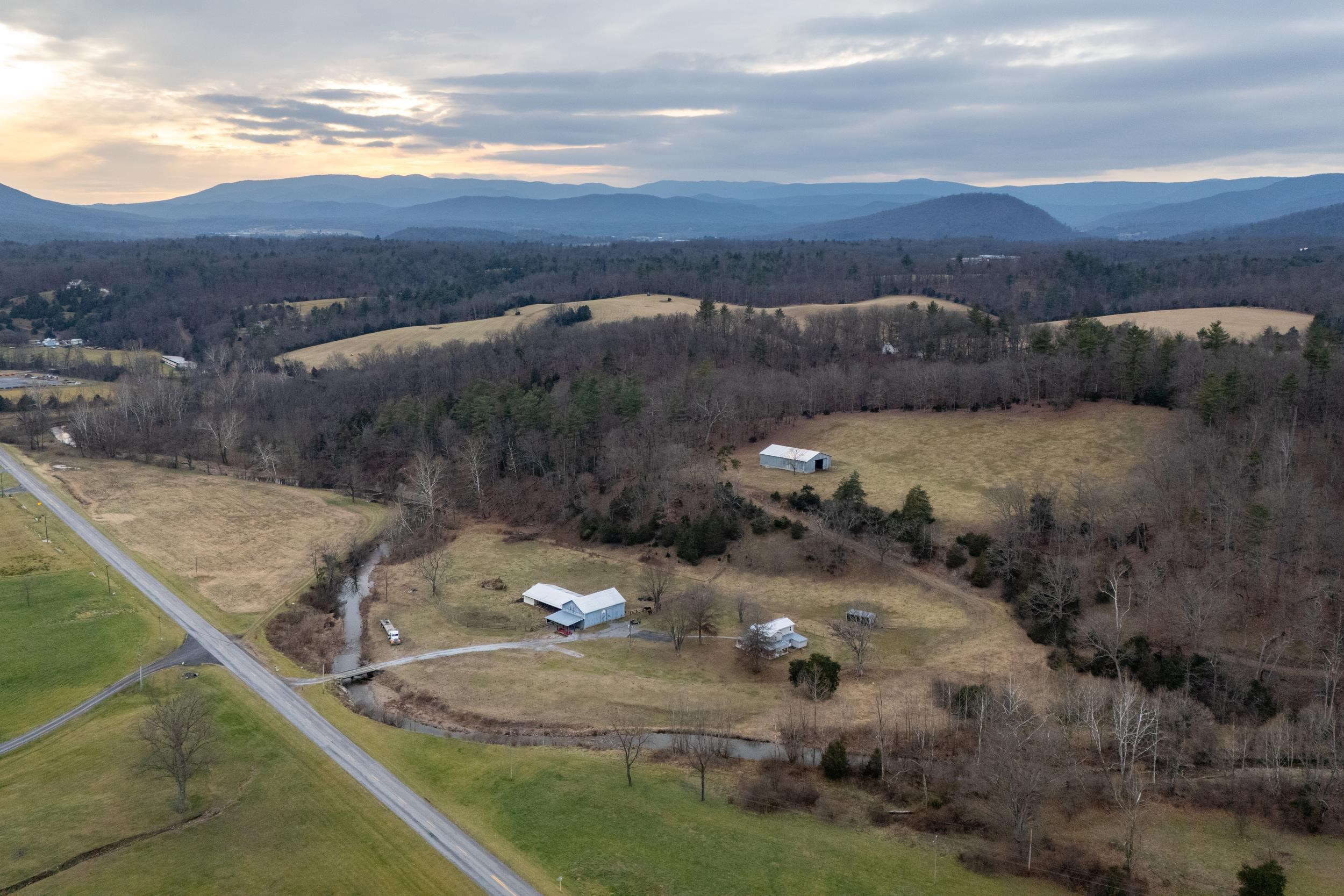 15745 RUNIONS CREEK RD, BROADWAY, Virginia 22815, 3 Bedrooms Bedrooms, ,2 BathroomsBathrooms,Residential,15745 RUNIONS CREEK RD,660331 MLS # 660331