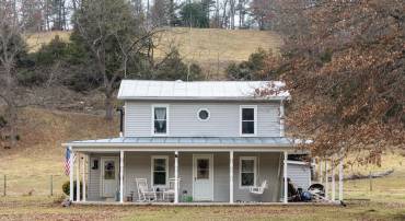 15745 RUNIONS CREEK RD, BROADWAY, Virginia 22815, 3 Bedrooms Bedrooms, ,2 BathroomsBathrooms,Residential,15745 RUNIONS CREEK RD,660331 MLS # 660331