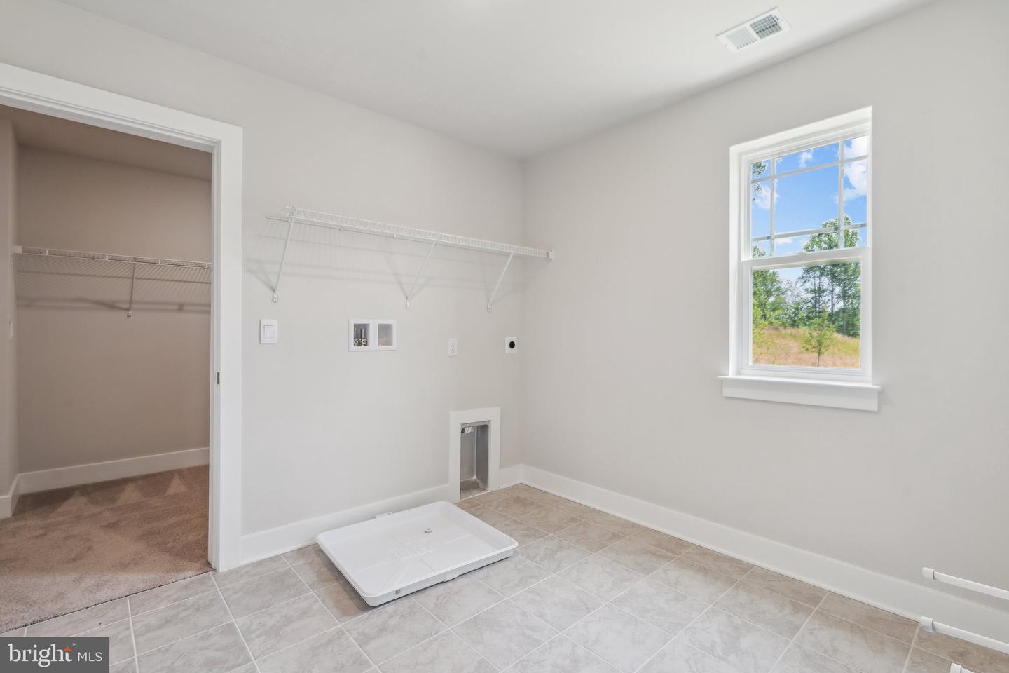 9130 KINGSTON RD, BROAD RUN, Virginia 20137, 4 Bedrooms Bedrooms, ,4 BathroomsBathrooms,Residential,For sale,9130 KINGSTON RD,VAFQ2015246 MLS # VAFQ2015246