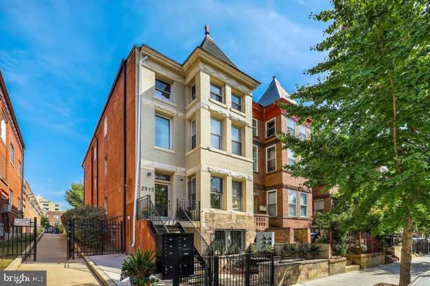 2515 17TH ST NW #2, WASHINGTON, District Of Columbia 20009, 1 Bedroom Bedrooms, ,1 BathroomBathrooms,Residential,For sale,2515 17TH ST NW #2,DCDC2170890 MLS # DCDC2170890