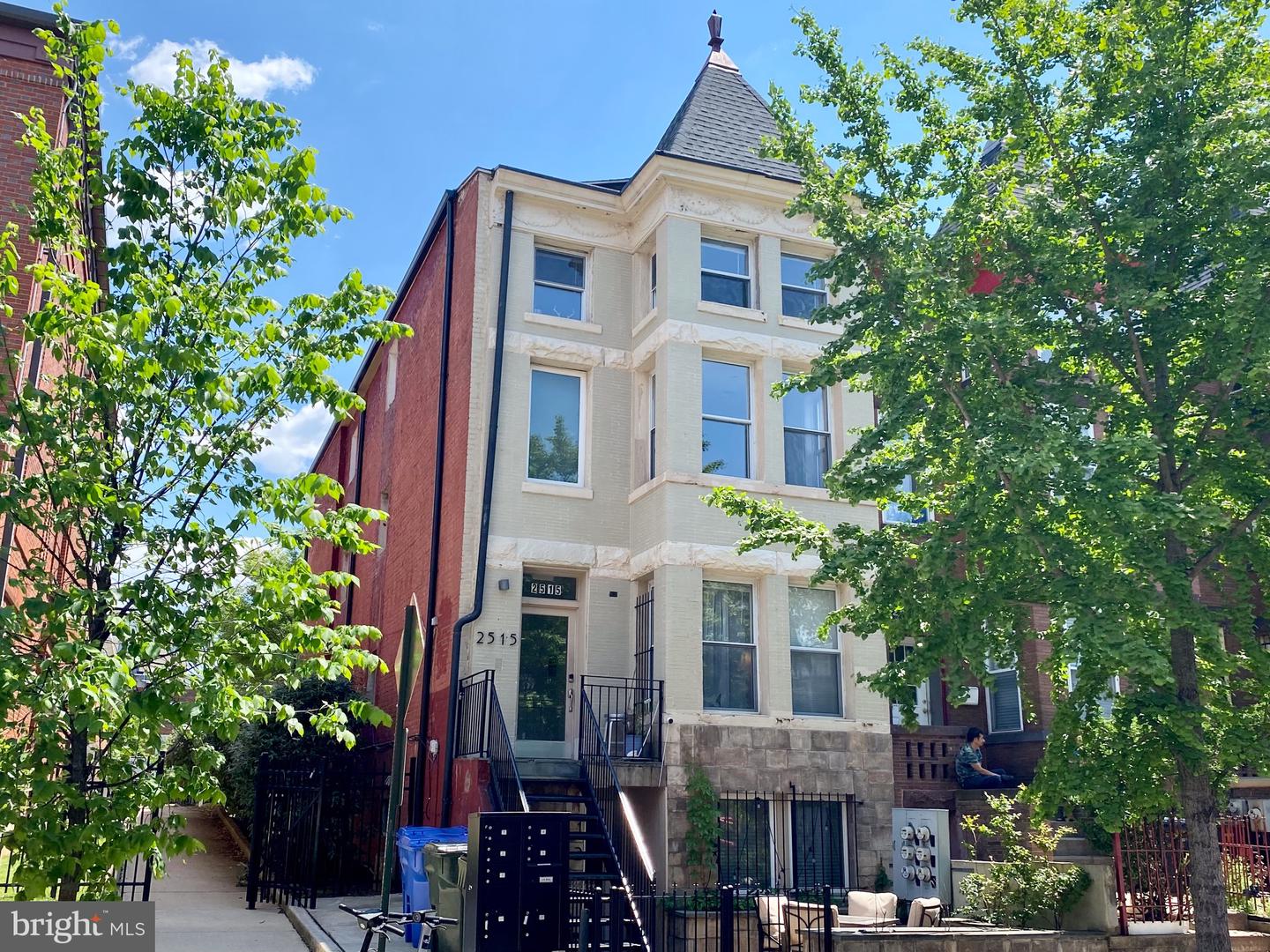 2515 17TH ST NW #2, WASHINGTON, District Of Columbia 20009, 1 Bedroom Bedrooms, ,1 BathroomBathrooms,Residential,For sale,2515 17TH ST NW #2,DCDC2170890 MLS # DCDC2170890