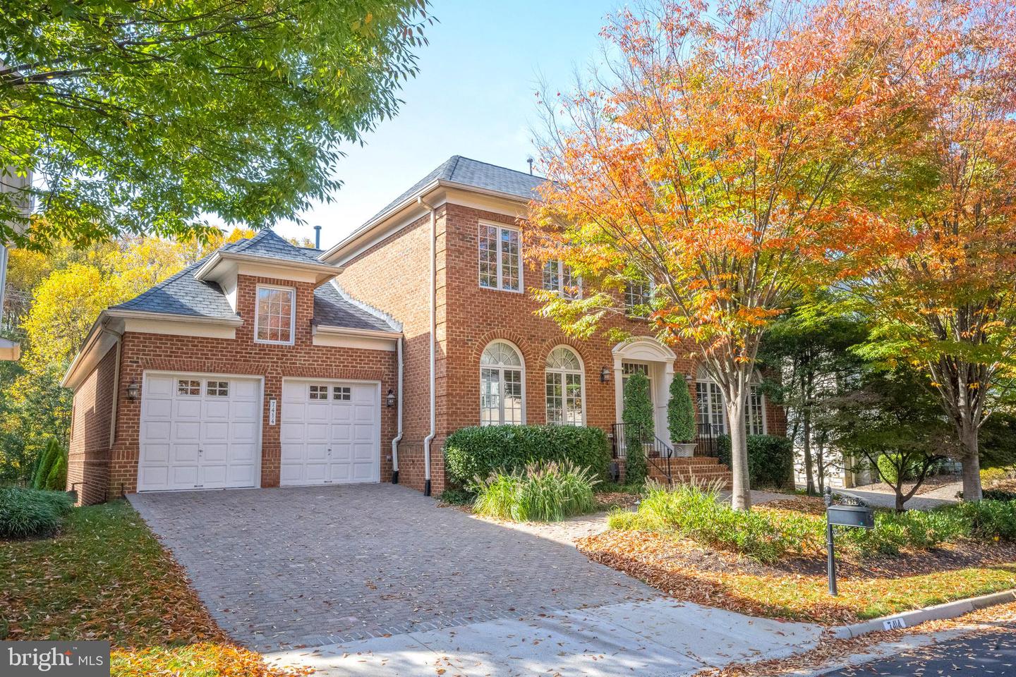 7414 OLD MAPLE SQ, MCLEAN, Virginia 22102, 5 Bedrooms Bedrooms, ,4 BathroomsBathrooms,Residential,For sale,7414 OLD MAPLE SQ,VAFX2218300 MLS # VAFX2218300