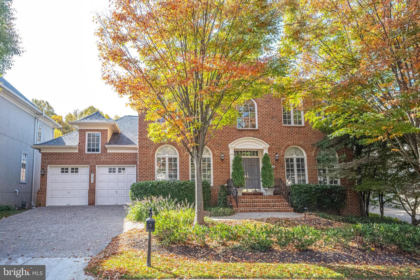 7414 OLD MAPLE SQ, MCLEAN, Virginia 22102, 5 Bedrooms Bedrooms, ,4 BathroomsBathrooms,Residential,For sale,7414 OLD MAPLE SQ,VAFX2218300 MLS # VAFX2218300