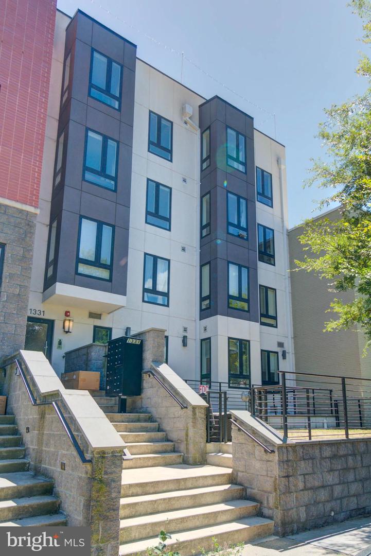 1331 K ST SE #301, WASHINGTON, District Of Columbia 20003, 1 Bedroom Bedrooms, ,1 BathroomBathrooms,Residential,For sale,1331 K ST SE #301,DCDC2174806 MLS # DCDC2174806