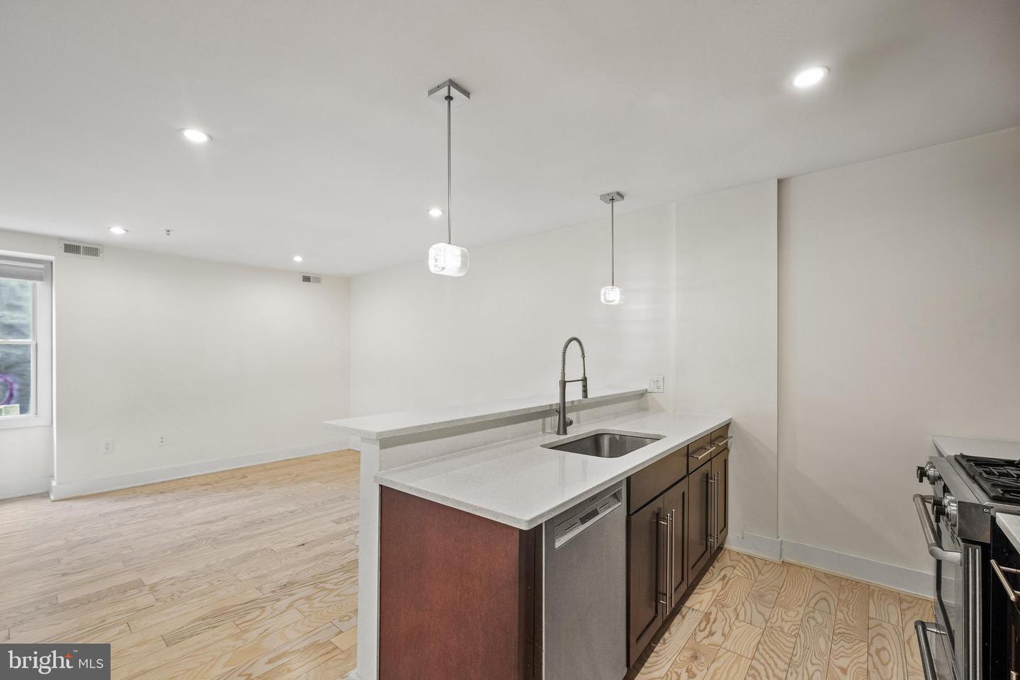 2101 11TH ST NW #103, WASHINGTON, District Of Columbia 20001, 1 Bedroom Bedrooms, ,1 BathroomBathrooms,Residential,For sale,2101 11TH ST NW #103,DCDC2176756 MLS # DCDC2176756