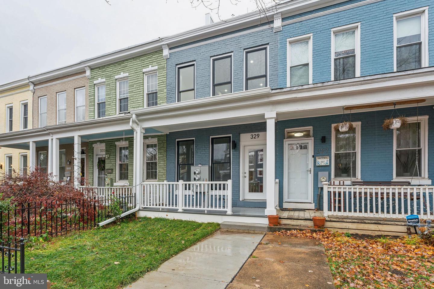 329 16TH ST SE, WASHINGTON, District Of Columbia 20003, 3 Bedrooms Bedrooms, 12 Rooms Rooms,3 BathroomsBathrooms,Residential,For sale,329 16TH ST SE,DCDC2163972 MLS # DCDC2163972