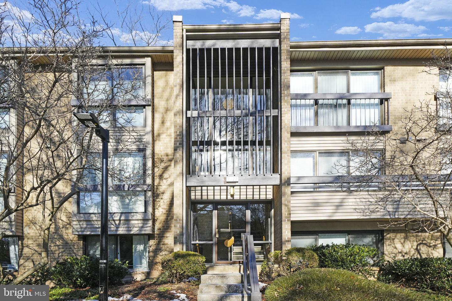 2122 GREEN WATCH WAY #100, RESTON, Virginia 20191, 2 Bedrooms Bedrooms, 5 Rooms Rooms,2 BathroomsBathrooms,Residential,For sale,2122 GREEN WATCH WAY #100,VAFX2212996 MLS # VAFX2212996