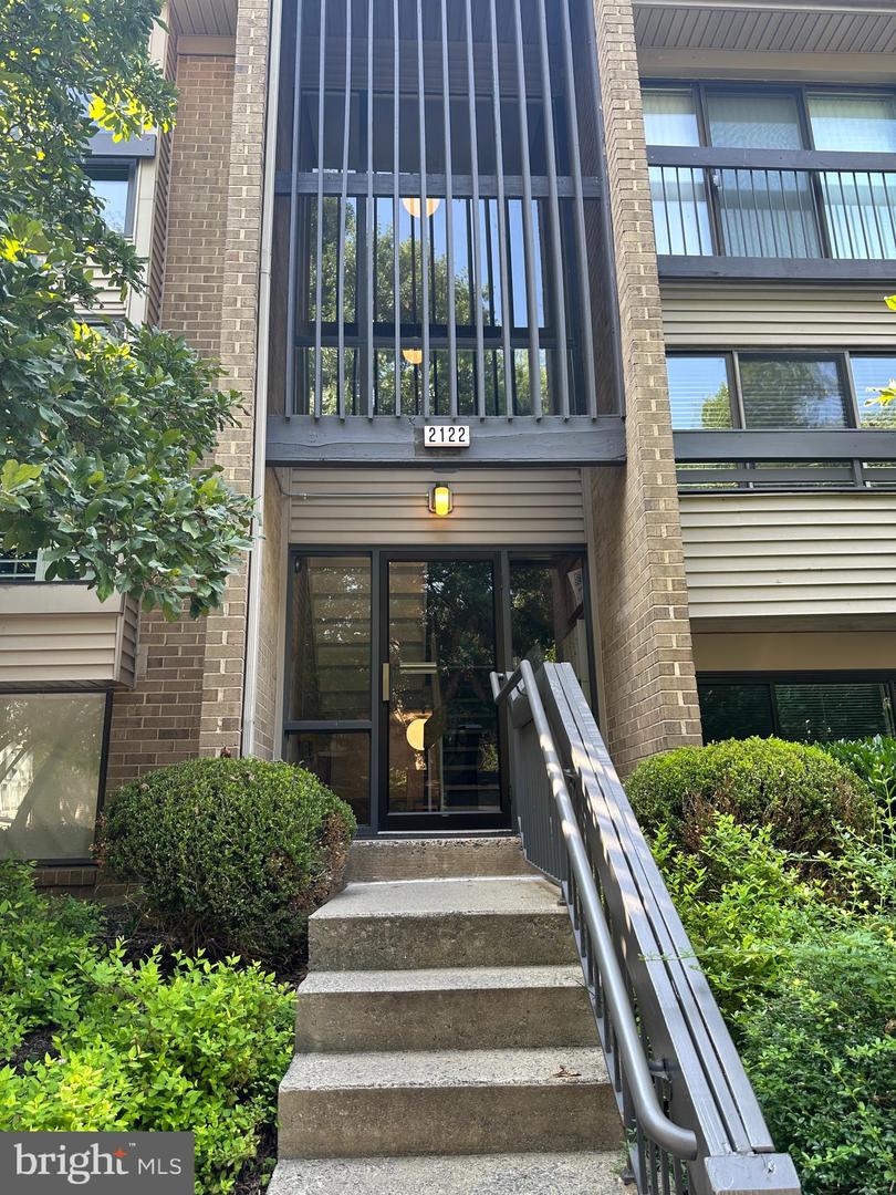 2122 GREEN WATCH WAY #100, RESTON, Virginia 20191, 2 Bedrooms Bedrooms, 5 Rooms Rooms,2 BathroomsBathrooms,Residential,For sale,2122 GREEN WATCH WAY #100,VAFX2212996 MLS # VAFX2212996