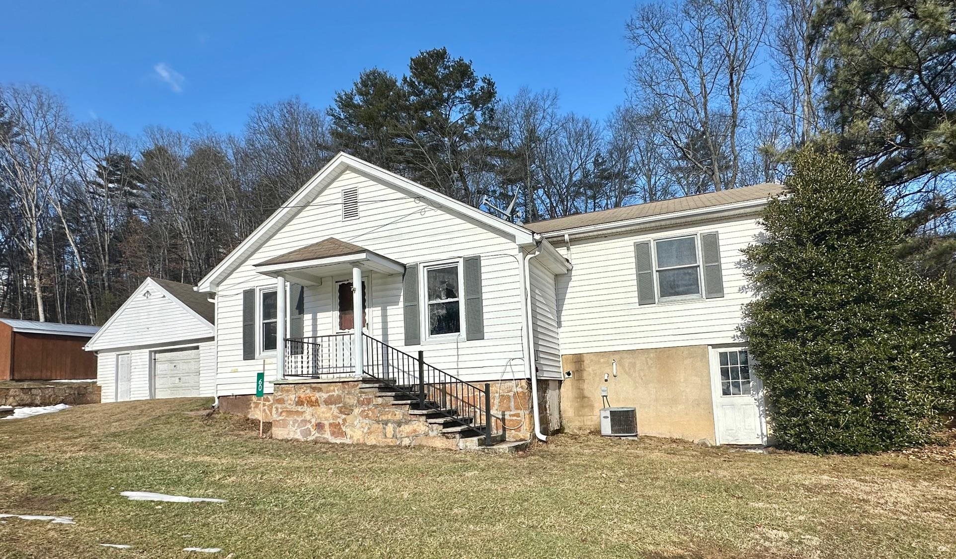 60 OAK ST, CRAIGSVILLE, Virginia 24430, 3 Bedrooms Bedrooms, ,2 BathroomsBathrooms,Residential,single family on 1.07 acre lot,60 OAK ST,660445 MLS # 660445