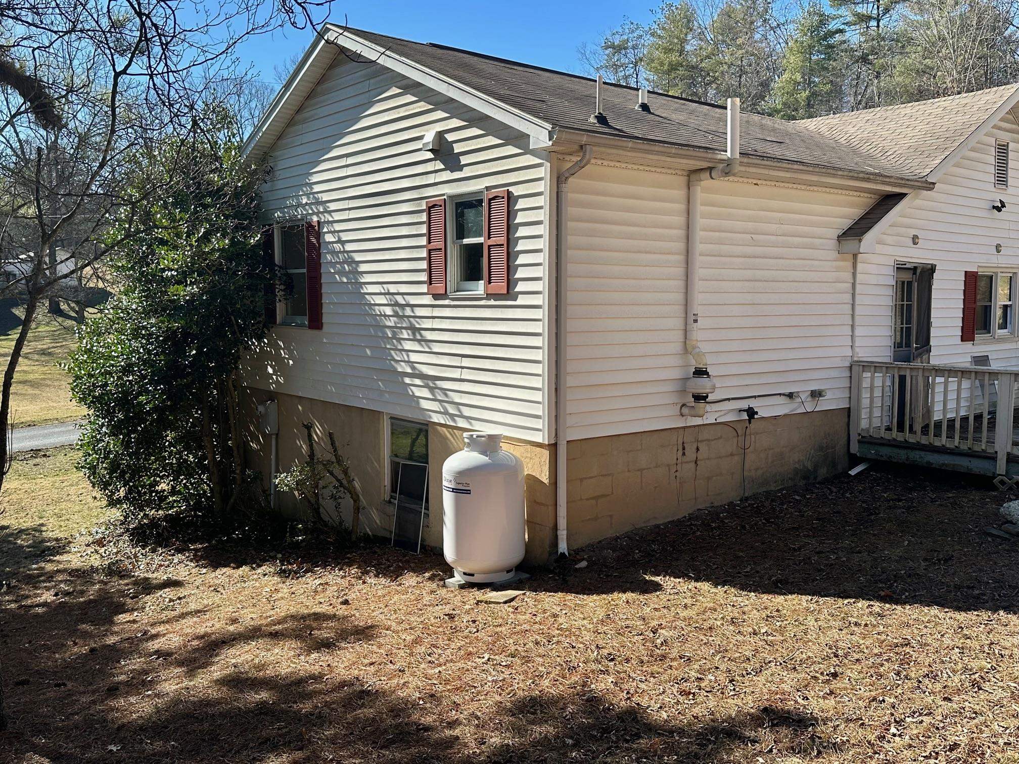 60 OAK ST, CRAIGSVILLE, Virginia 24430, 3 Bedrooms Bedrooms, ,2 BathroomsBathrooms,Residential,single family on 1.07 acre lot,60 OAK ST,660445 MLS # 660445