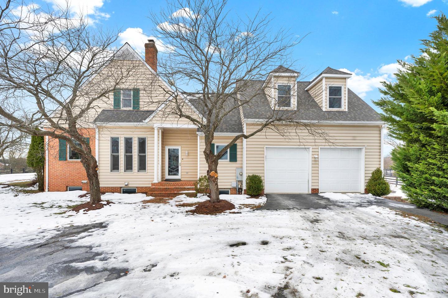 15600 BRITENBUSH CT, WATERFORD, Virginia 20197, 4 Bedrooms Bedrooms, ,3 BathroomsBathrooms,Residential,For sale,15600 BRITENBUSH CT,VALO2085916 MLS # VALO2085916