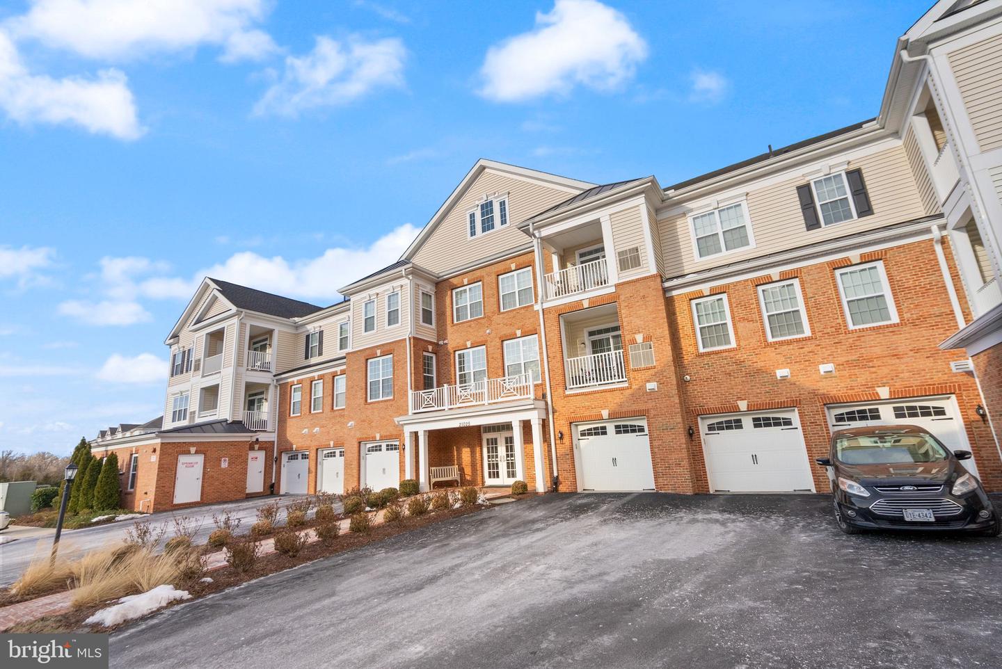 21025 ROCKY KNOLL SQ #103, ASHBURN, Virginia 20147, 2 Bedrooms Bedrooms, ,2 BathroomsBathrooms,Residential,For sale,21025 ROCKY KNOLL SQ #103,VALO2087218 MLS # VALO2087218