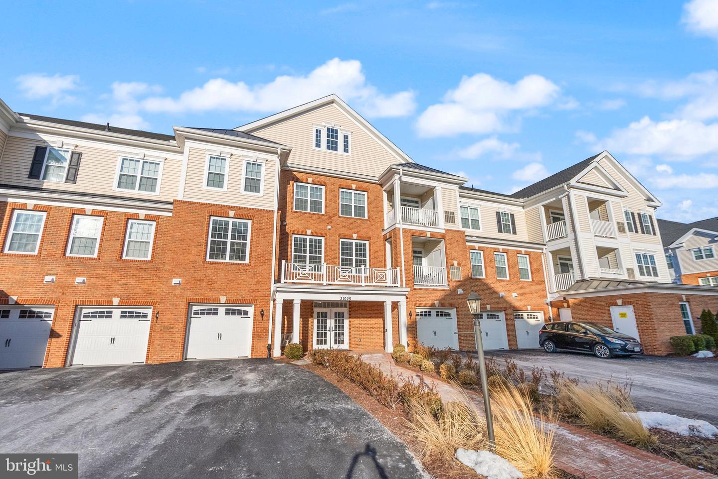 21025 ROCKY KNOLL SQ #103, ASHBURN, Virginia 20147, 2 Bedrooms Bedrooms, ,2 BathroomsBathrooms,Residential,For sale,21025 ROCKY KNOLL SQ #103,VALO2087218 MLS # VALO2087218