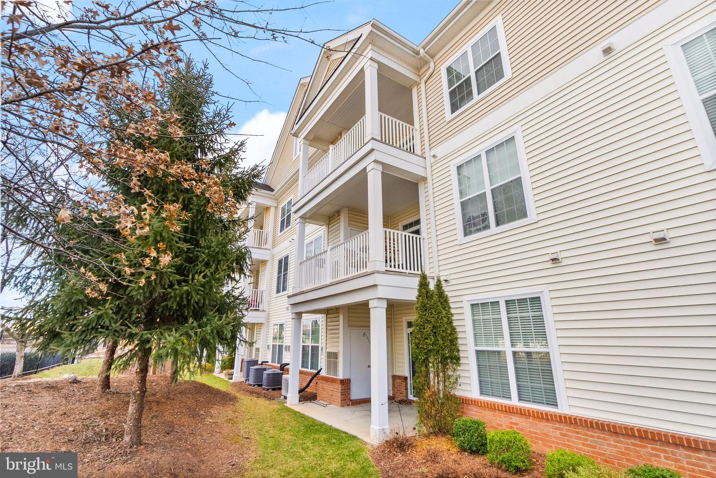 21025 ROCKY KNOLL SQ #103, ASHBURN, Virginia 20147, 2 Bedrooms Bedrooms, ,2 BathroomsBathrooms,Residential,For sale,21025 ROCKY KNOLL SQ #103,VALO2087218 MLS # VALO2087218