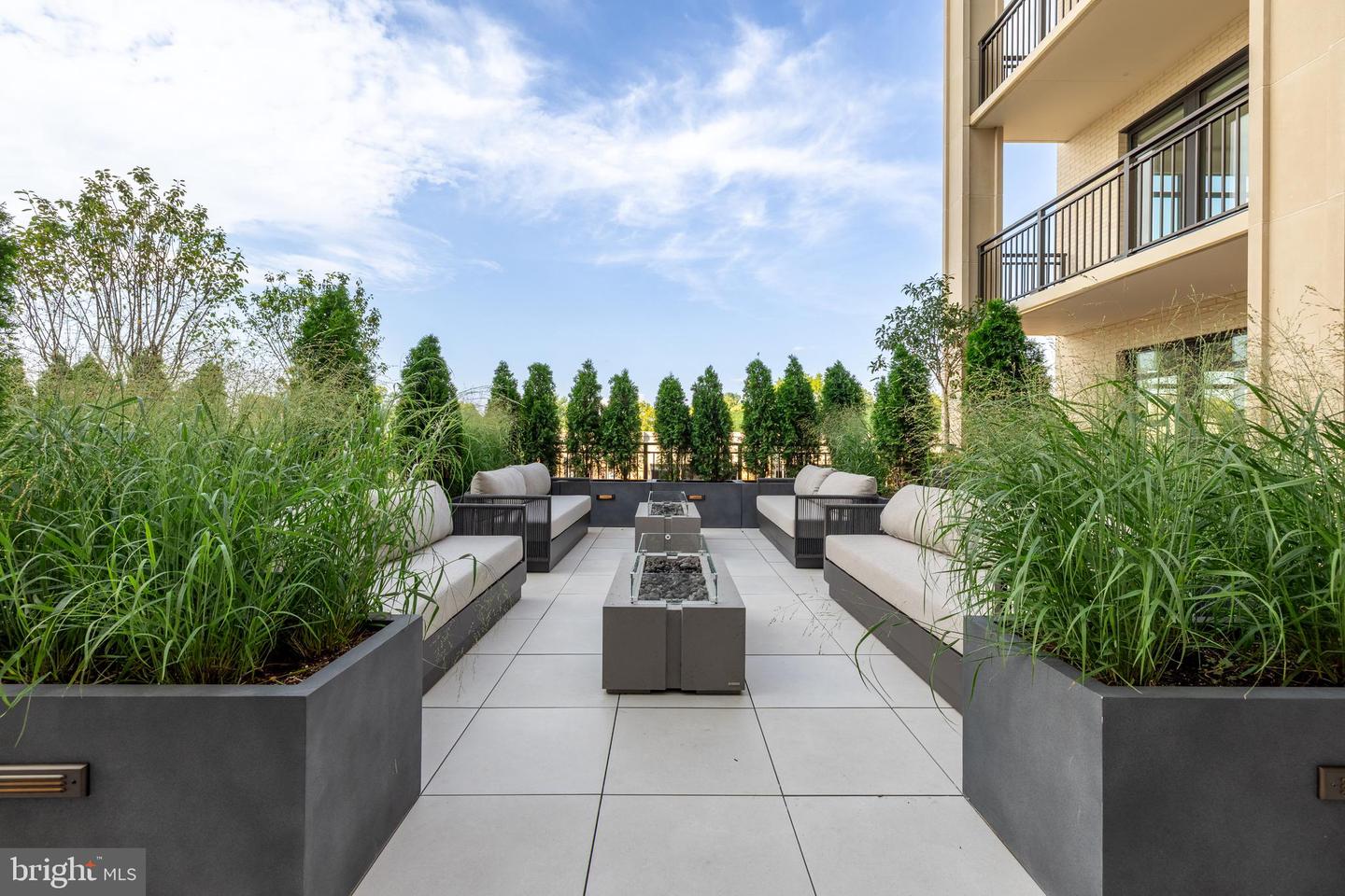 6718 LOWELL AVE #407, MCLEAN, Virginia 22101, 2 Bedrooms Bedrooms, ,2 BathroomsBathrooms,Residential,For sale,6718 LOWELL AVE #407,VAFX2219718 MLS # VAFX2219718