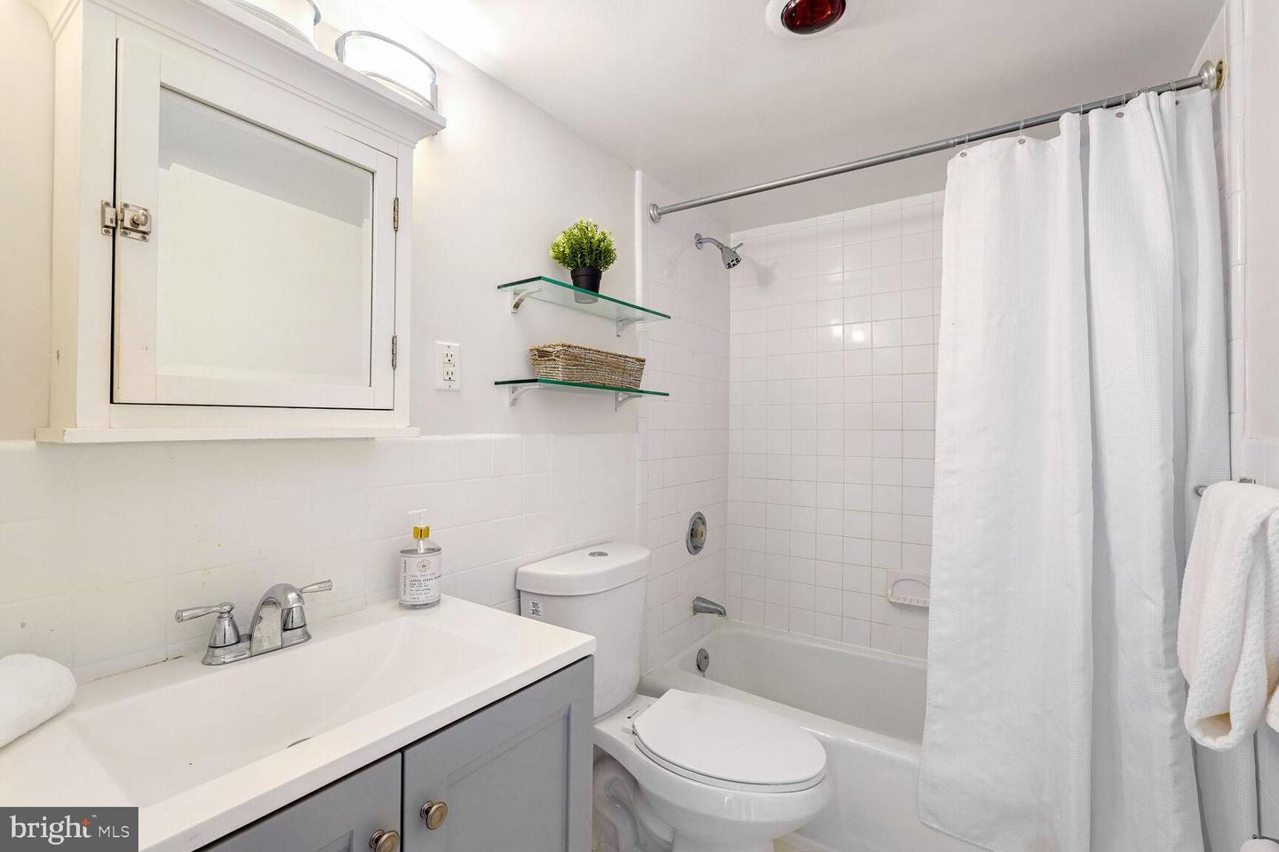 2939 VAN NESS ST NW #518, WASHINGTON, District Of Columbia 20008, 1 Bedroom Bedrooms, ,1 BathroomBathrooms,Residential,For sale,2939 VAN NESS ST NW #518,DCDC2171426 MLS # DCDC2171426