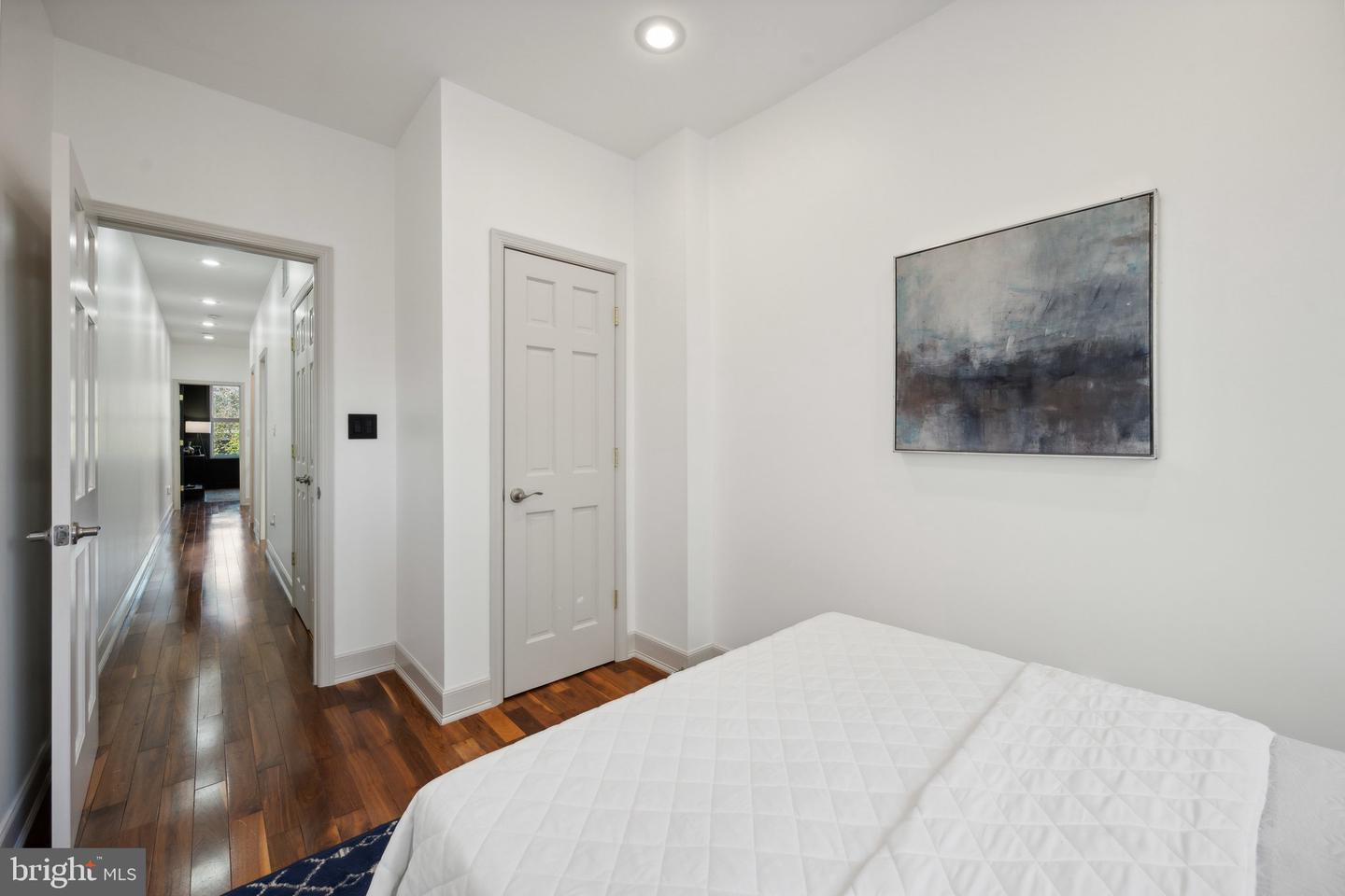 925 5TH ST NE, WASHINGTON, District Of Columbia 20002, 3 Bedrooms Bedrooms, ,1 BathroomBathrooms,Residential,For sale,925 5TH ST NE,DCDC2176382 MLS # DCDC2176382