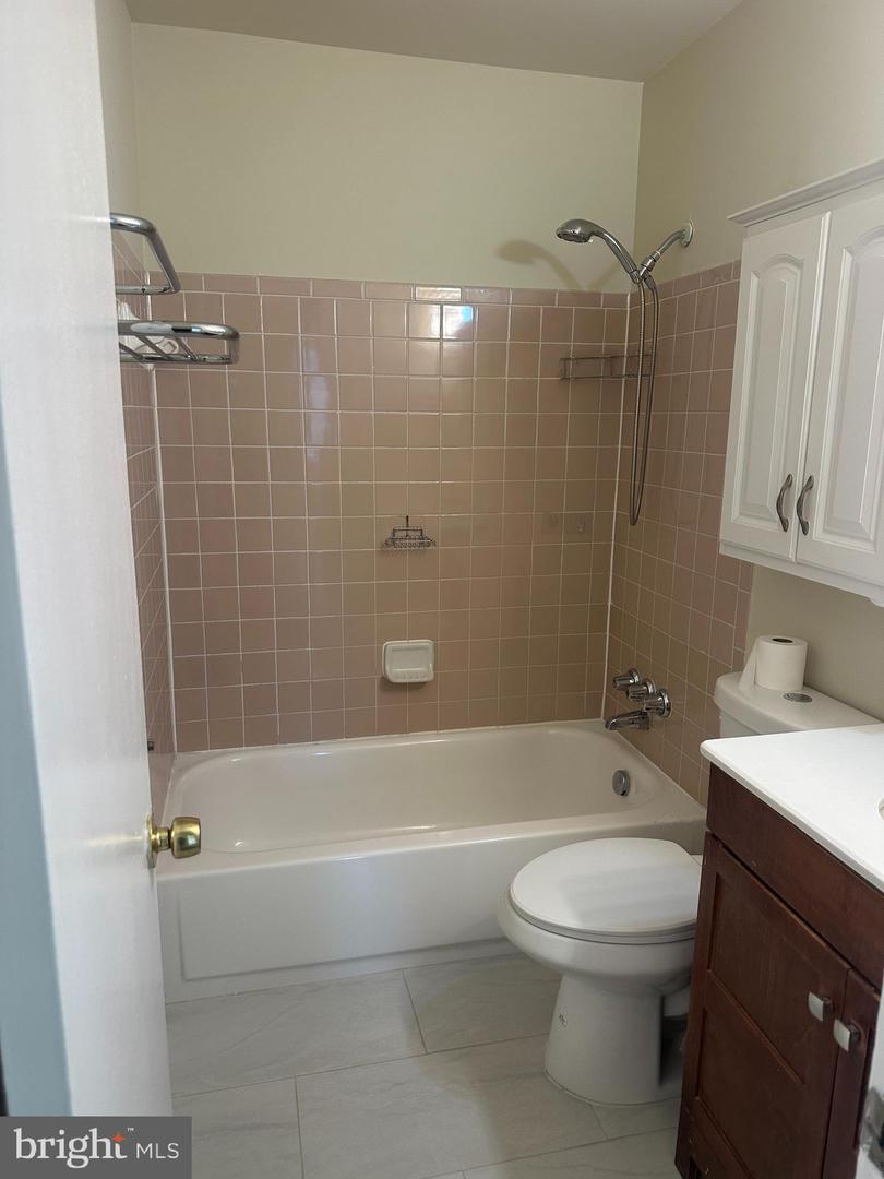 7971 AUDUBON AVE #302, ALEXANDRIA, Virginia 22306, 2 Bedrooms Bedrooms, 4 Rooms Rooms,1 BathroomBathrooms,Residential,For sale,7971 AUDUBON AVE #302,VAFX2219770 MLS # VAFX2219770