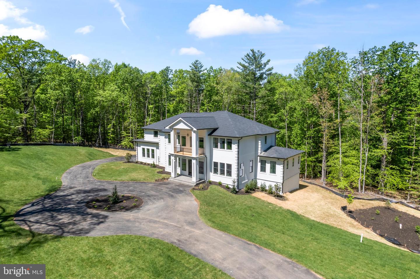 11550 HENDERSON RD, CLIFTON, Virginia 20124, 6 Bedrooms Bedrooms, ,6 BathroomsBathrooms,Residential,For sale,11550 HENDERSON RD,VAFX2203858 MLS # VAFX2203858