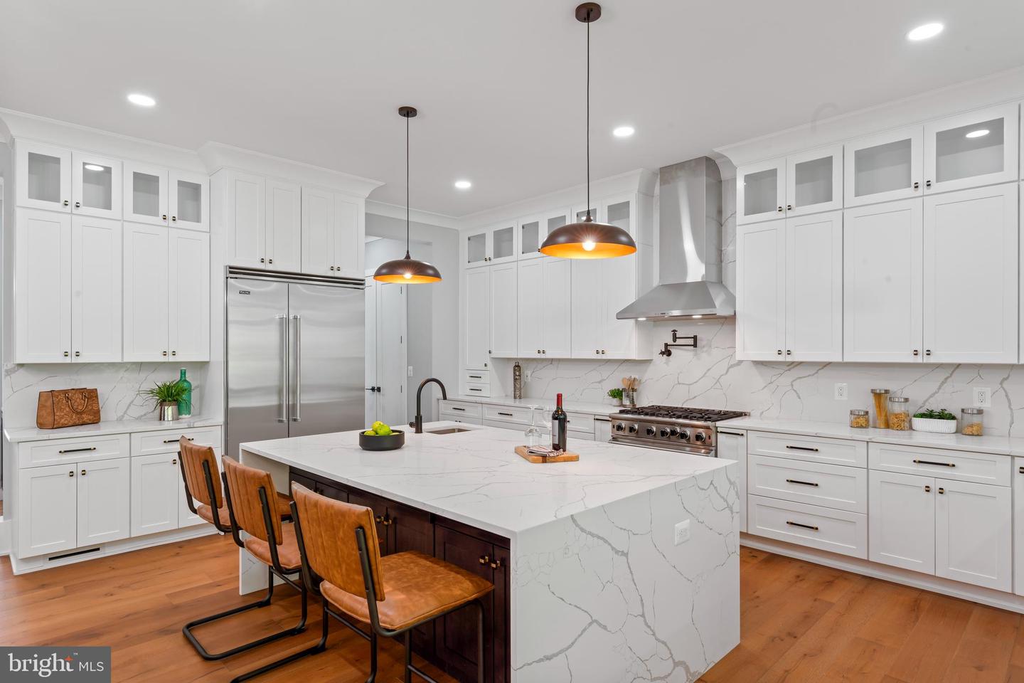 11550 HENDERSON RD, CLIFTON, Virginia 20124, 6 Bedrooms Bedrooms, ,6 BathroomsBathrooms,Residential,For sale,11550 HENDERSON RD,VAFX2203858 MLS # VAFX2203858