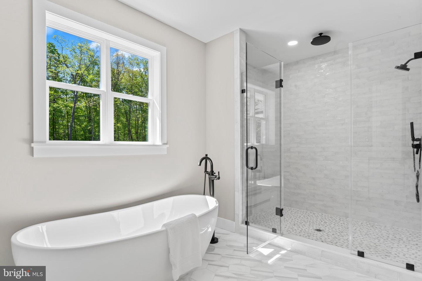 11550 HENDERSON RD, CLIFTON, Virginia 20124, 6 Bedrooms Bedrooms, ,6 BathroomsBathrooms,Residential,For sale,11550 HENDERSON RD,VAFX2203858 MLS # VAFX2203858