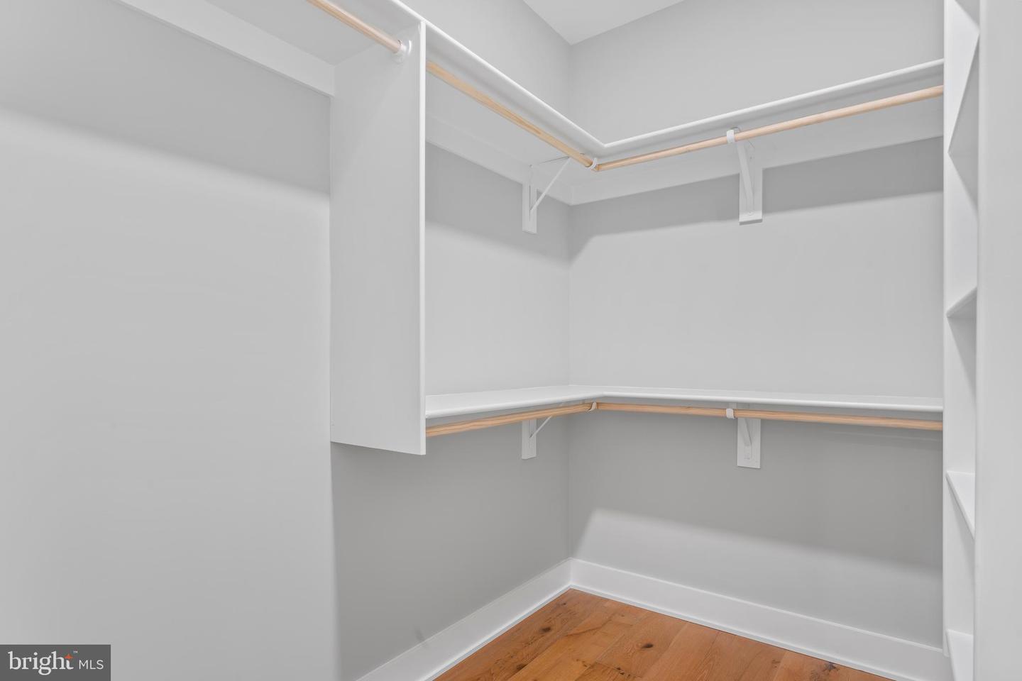 11550 HENDERSON RD, CLIFTON, Virginia 20124, 6 Bedrooms Bedrooms, ,6 BathroomsBathrooms,Residential,For sale,11550 HENDERSON RD,VAFX2203858 MLS # VAFX2203858