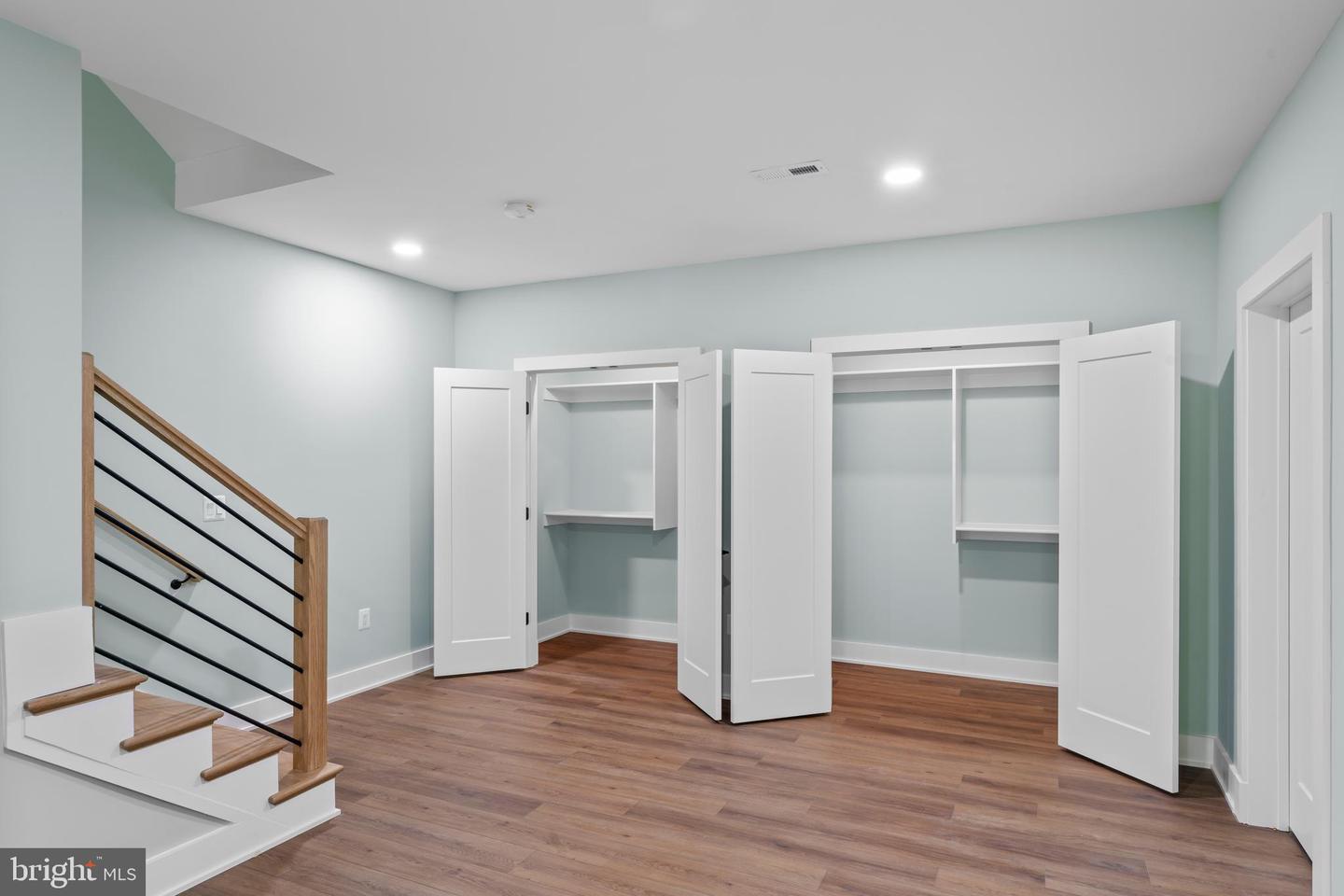 11550 HENDERSON RD, CLIFTON, Virginia 20124, 6 Bedrooms Bedrooms, ,6 BathroomsBathrooms,Residential,For sale,11550 HENDERSON RD,VAFX2203858 MLS # VAFX2203858