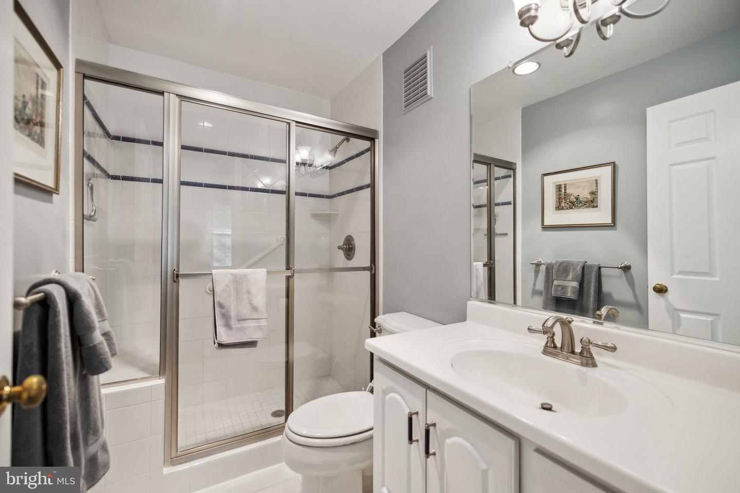 3285 SUTTON PL NW #D, WASHINGTON, District Of Columbia 20016, 2 Bedrooms Bedrooms, ,2 BathroomsBathrooms,Residential,For sale,3285 SUTTON PL NW #D,DCDC2176878 MLS # DCDC2176878