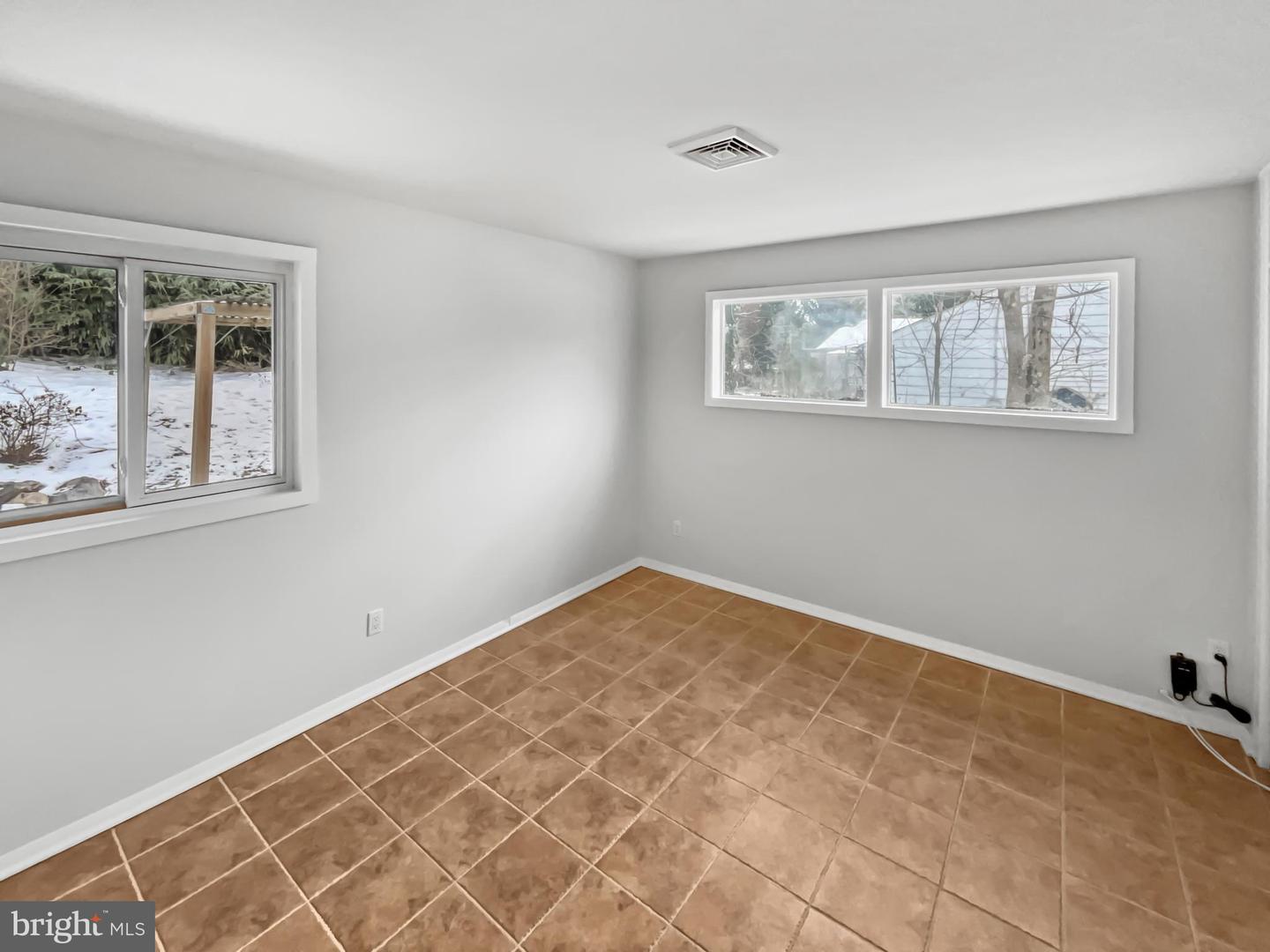 5503 INVERCHAPEL RD, SPRINGFIELD, Virginia 22151, 3 Bedrooms Bedrooms, ,2 BathroomsBathrooms,Residential,For sale,5503 INVERCHAPEL RD,VAFX2219900 MLS # VAFX2219900