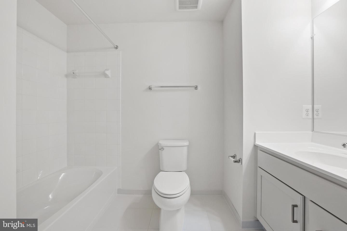 14496 AURORA DR, WOODBRIDGE, Virginia 22193, 4 Bedrooms Bedrooms, ,3 BathroomsBathrooms,Residential,For sale,14496 AURORA DR,VAPW2086988 MLS # VAPW2086988