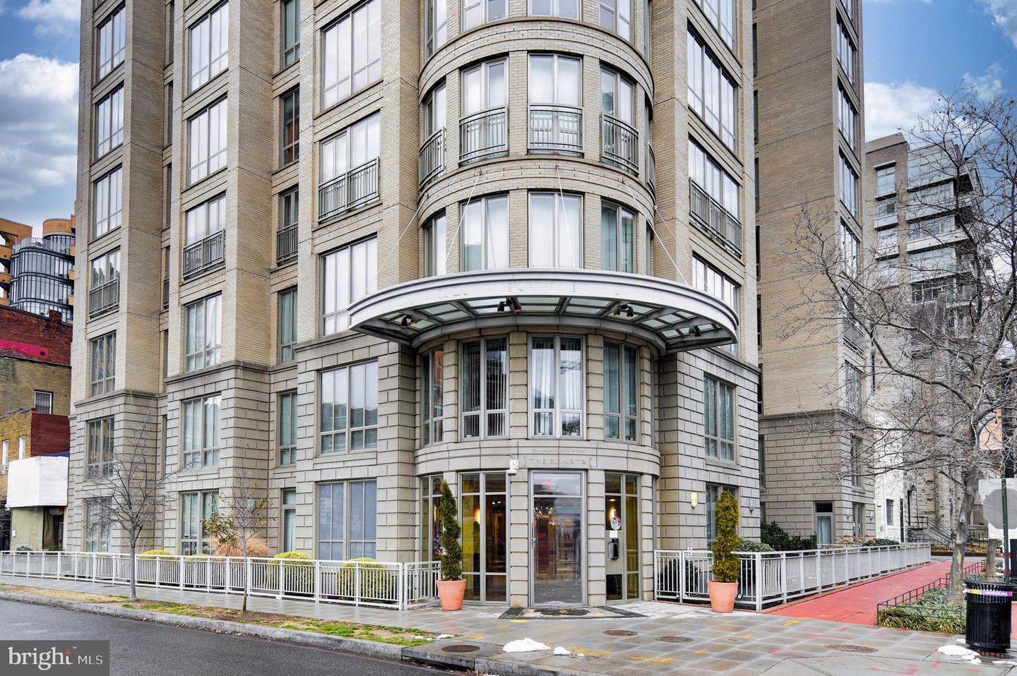 301 MASSACHUSETTS AVE NW #906, WASHINGTON, District Of Columbia 20001, 1 Bedroom Bedrooms, 3 Rooms Rooms,1 BathroomBathrooms,Residential,For sale,301 MASSACHUSETTS AVE NW #906,DCDC2175270 MLS # DCDC2175270