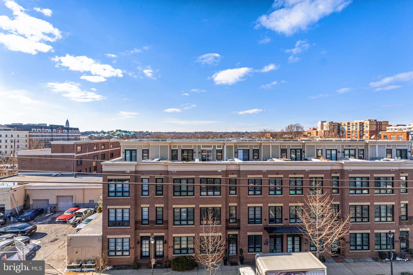 701 N HENRY ST #PH-505, ALEXANDRIA, Virginia 22314, 1 Bedroom Bedrooms, ,1 BathroomBathrooms,Residential,For sale,701 N HENRY ST #PH-505,VAAX2041484 MLS # VAAX2041484