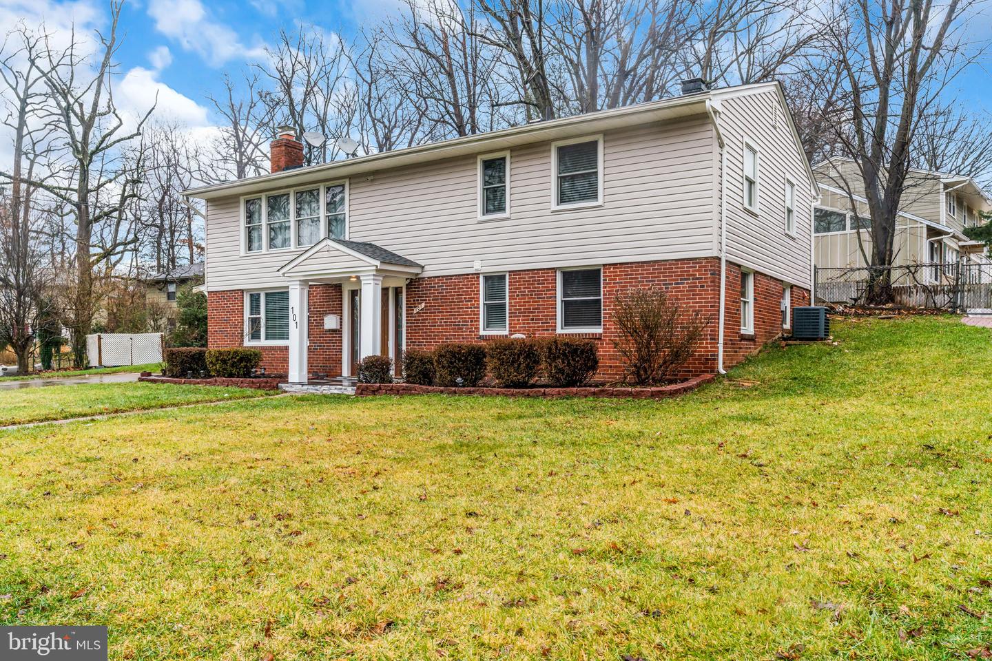 101 SANOEY CIR SE, VIENNA, Virginia 22180, 5 Bedrooms Bedrooms, ,3 BathroomsBathrooms,Residential,For sale,101 SANOEY CIR SE,VAFX2216022 MLS # VAFX2216022